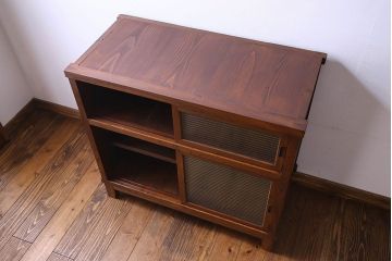 アンティーク家具　和製アンティーク　前面ケヤキ材　落ち着いた色合いが魅力的なキャビネット(戸棚、食器棚、収納棚、本箱)