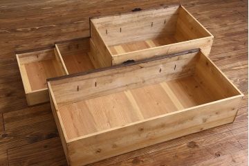 アンティーク家具　明治期　重厚なデザインのアンティークチェスト(衣装箪笥、タンス、ローボード)