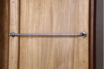 アンティーク家具　和製アンティーク　ケヤキ材　重厚な存在感を放つワードローブ(収納棚、タンス)