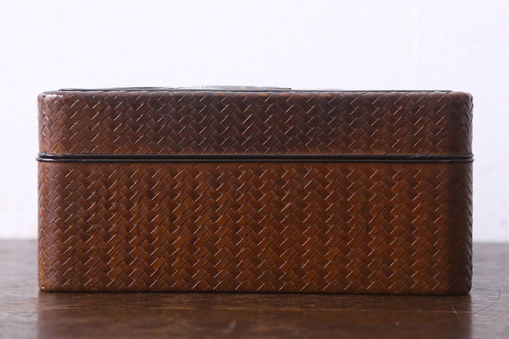 アンティーク雑貨　和製アンティーク　細かなデザインと網代が高級感を放つ小箱(小物収納)