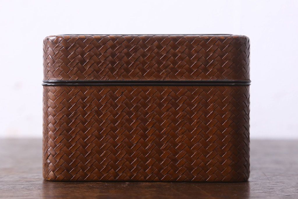 アンティーク雑貨　和製アンティーク　細かなデザインと網代が高級感を放つ小箱(小物収納)