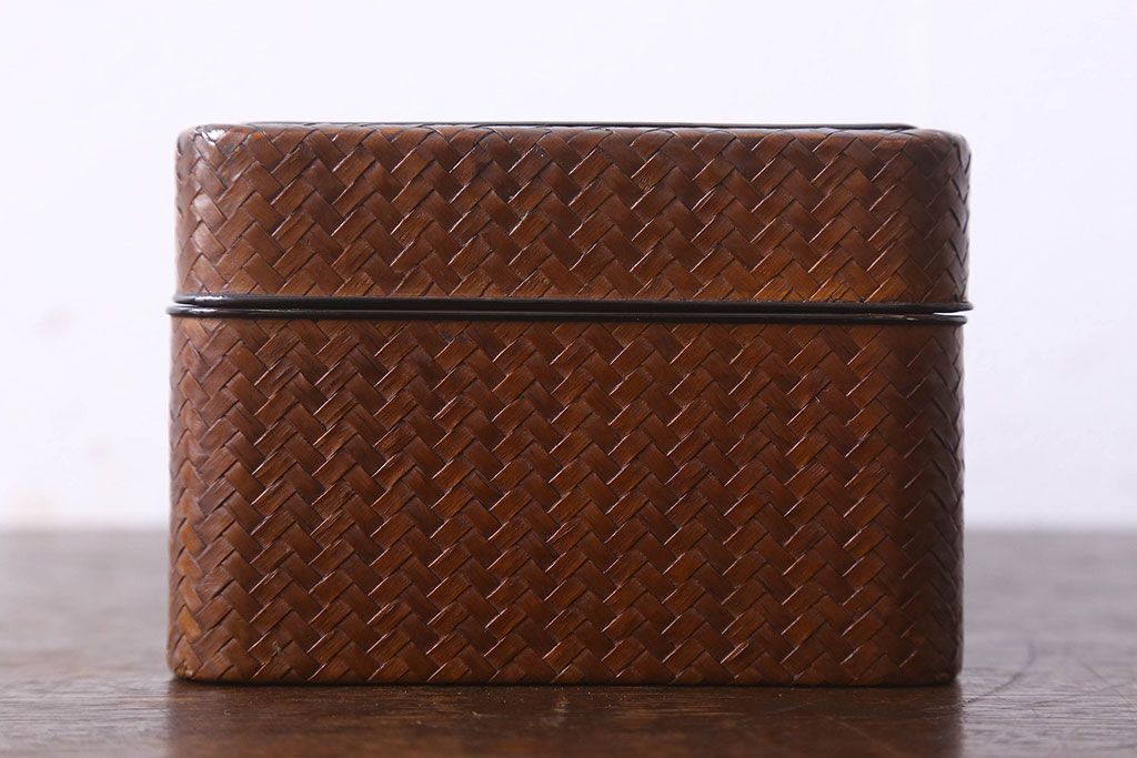 アンティーク雑貨　和製アンティーク　細かなデザインと網代が高級感を放つ小箱(小物収納)