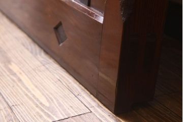 極上品　総ケヤキ材　美しい漆塗りが魅力的な新潟産アンティーク蔵戸(建具、玄関戸)