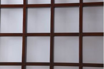 和製アンティーク　総ケヤキ材　美しい漆塗りが施された蔵戸(建具)