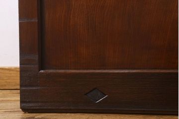 和製アンティーク　総ケヤキ材　美しい漆塗りが施された蔵戸(建具)