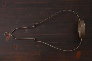 アンティーク雑貨　昭和レトロ　アウトドアの雰囲気を味わえる吊りランプ(オイルランプ)(1)