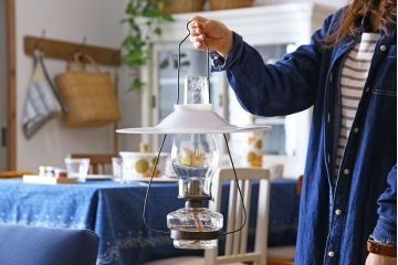 アンティーク雑貨　昭和レトロ　アウトドアの雰囲気を味わえる吊りランプ(オイルランプ)(2)