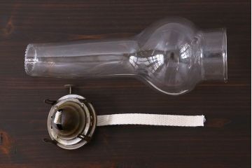 アンティーク雑貨　【A様ご成約品】昭和レトロ　デザインが目を引くオイルランプ(吊りランプ)