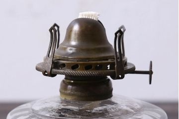 アンティーク雑貨　【A様ご成約品】昭和レトロ　デザインが目を引くオイルランプ(吊りランプ)