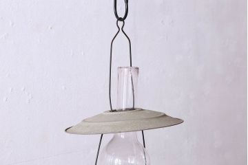 アンティーク雑貨　昭和レトロ　アウトドアの雰囲気を味わえる吊りランプ(オイルランプ)