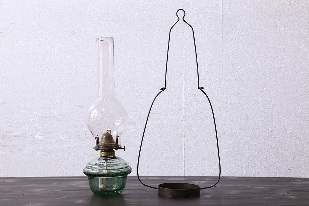 アンティーク雑貨　昭和レトロ　アウトドアの雰囲気を味わえる吊りランプ(オイルランプ)
