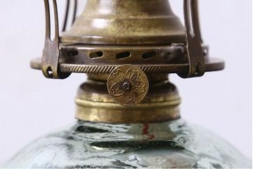 アンティーク雑貨　昭和レトロ　アウトドアの雰囲気を味わえる吊りランプ(オイルランプ)