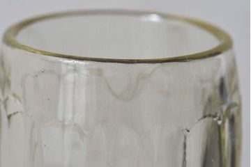 アンティーク雑貨　大正〜昭和期　レトロな雰囲気漂うプレスガラス製グラス(コップ)