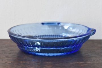 アンティーク雑貨　昭和レトロ　色ガラスのおろし器(プレスガラス)