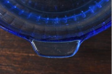 アンティーク雑貨　昭和レトロ　色ガラスのおろし器(プレスガラス)