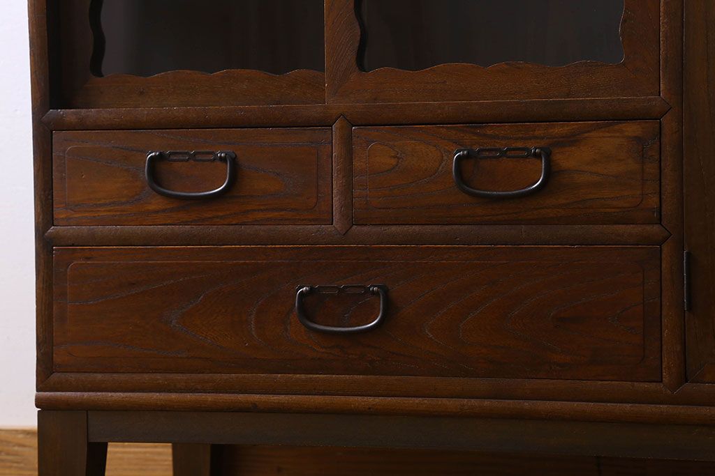 アンティーク家具　お洒落で可愛らしいアンティークローボード(サイドボード、テレビボード、TVボード)