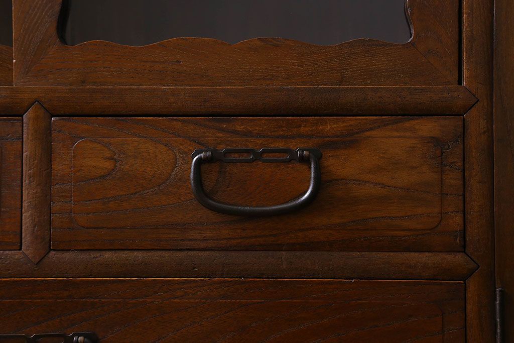 アンティーク家具　お洒落で可愛らしいアンティークローボード(サイドボード、テレビボード、TVボード)