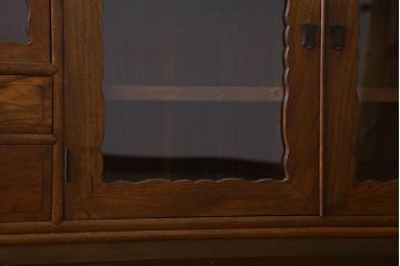 アンティーク家具　お洒落で可愛らしいアンティークローボード(サイドボード、テレビボード、TVボード)