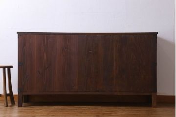 アンティーク家具　お洒落で可愛らしいアンティークローボード(サイドボード、テレビボード、TVボード)