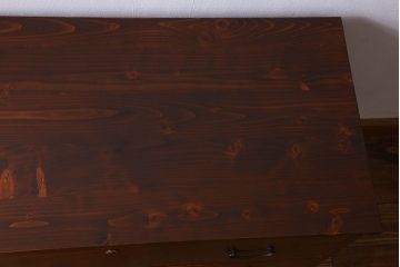 アンティーク家具　和製アンティーク　漆塗りが上品な鉄脚付きチェスト(箪笥、タンス、引き出し)