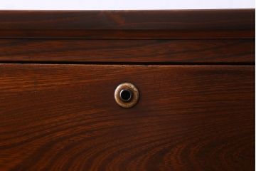 アンティーク家具　和製アンティーク　漆塗りが上品な鉄脚付きチェスト(箪笥、タンス、引き出し)