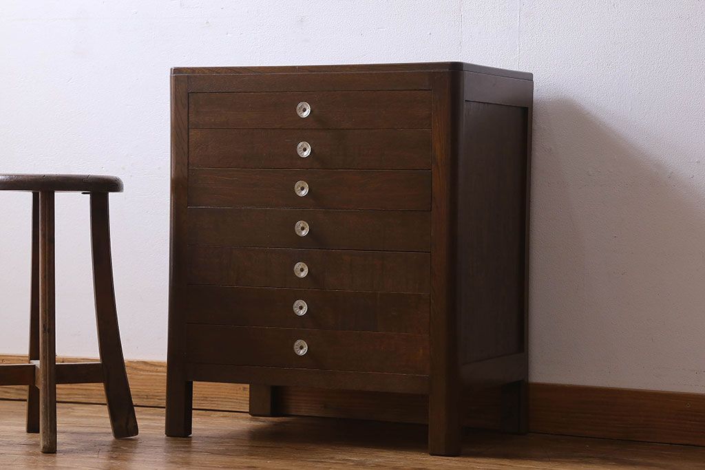 アンティーク家具　和製アンティーク　シックな雰囲気漂うナラ材のサイドチェスト(引き出し、書類収納)