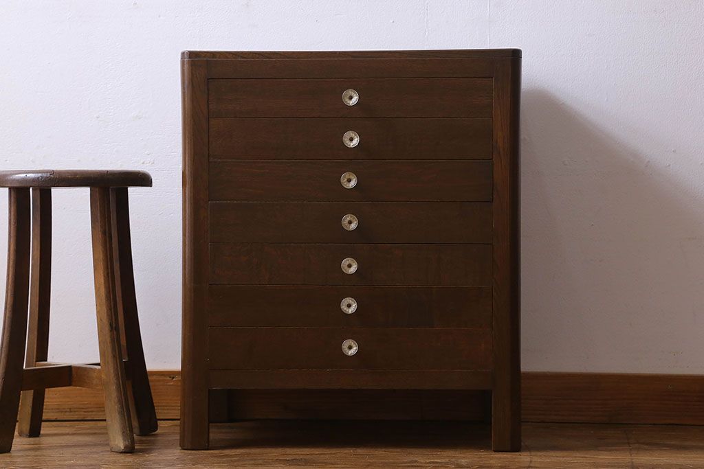 アンティーク家具　和製アンティーク　シックな雰囲気漂うナラ材のサイドチェスト(引き出し、書類収納)