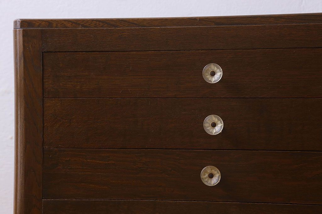 アンティーク家具　和製アンティーク　シックな雰囲気漂うナラ材のサイドチェスト(引き出し、書類収納)