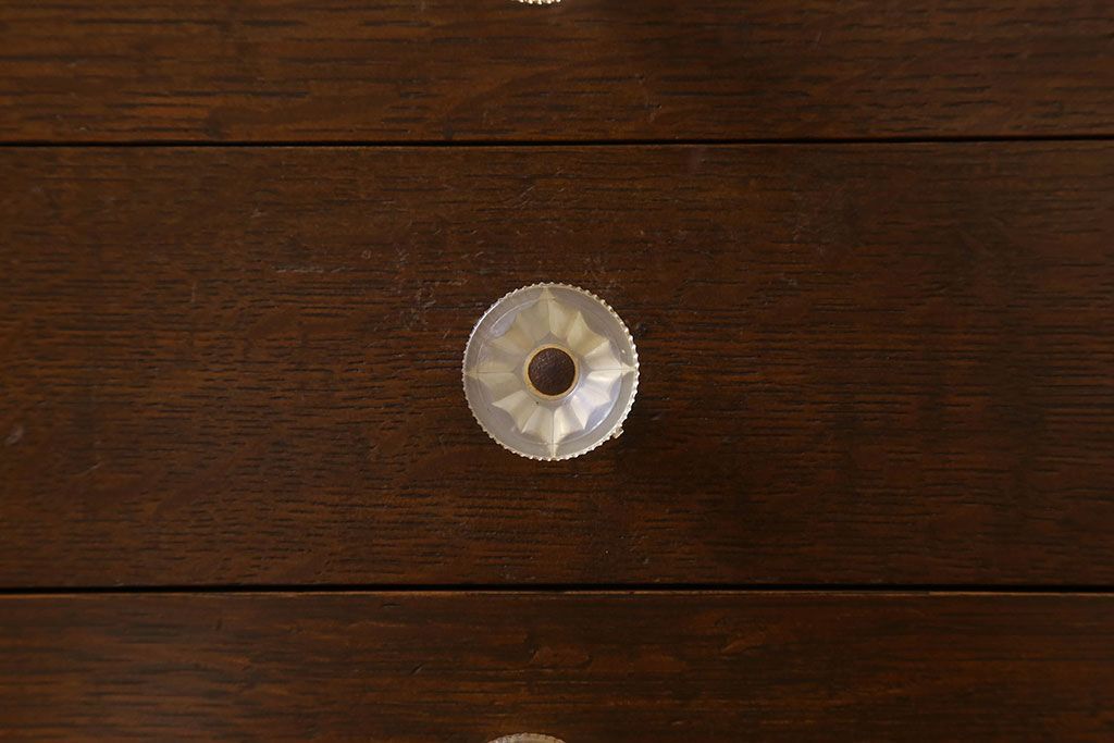 アンティーク家具　和製アンティーク　シックな雰囲気漂うナラ材のサイドチェスト(引き出し、書類収納)