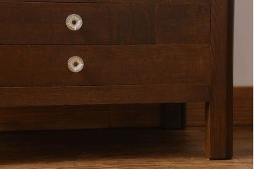 アンティーク家具　和製アンティーク　シックな雰囲気漂うナラ材のサイドチェスト(引き出し、書類収納)