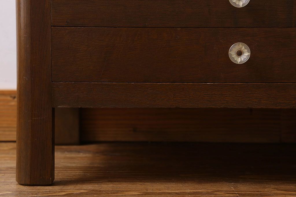 アンティーク家具　和製アンティーク　シックな雰囲気漂うナラ材のサイドチェスト(引き出し、書類収納)