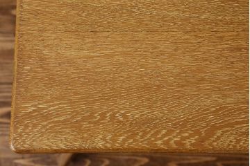 レトロ家具　昭和レトロ　温かみのある色味が魅力的なナラ材のサイドテーブル(花台、飾り台)