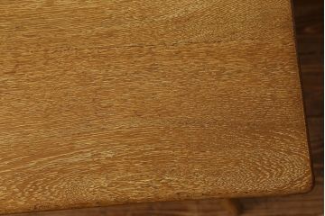 レトロ家具　昭和レトロ　温かみのある色味が魅力的なナラ材のサイドテーブル(花台、飾り台)