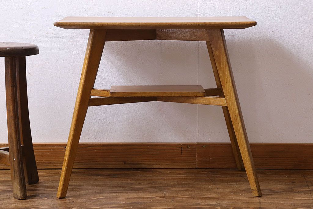 【古家具】老舗の写真館にあった昭和中期頃のサイドテーブル　飾り台　花台 3d4825a8a0612fe56ba6a21a66f225