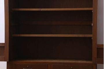レトロ家具　レトロガラス入り!上品な佇まいのアンティークブックケース(本箱、収納棚、食器棚)