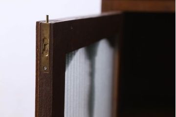 レトロ家具　レトロガラス入り!上品な佇まいのアンティークブックケース(本箱、収納棚、食器棚)