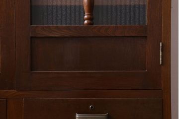 レトロ家具　レトロガラス入り!上品な佇まいのアンティークブックケース(本箱、収納棚、食器棚)