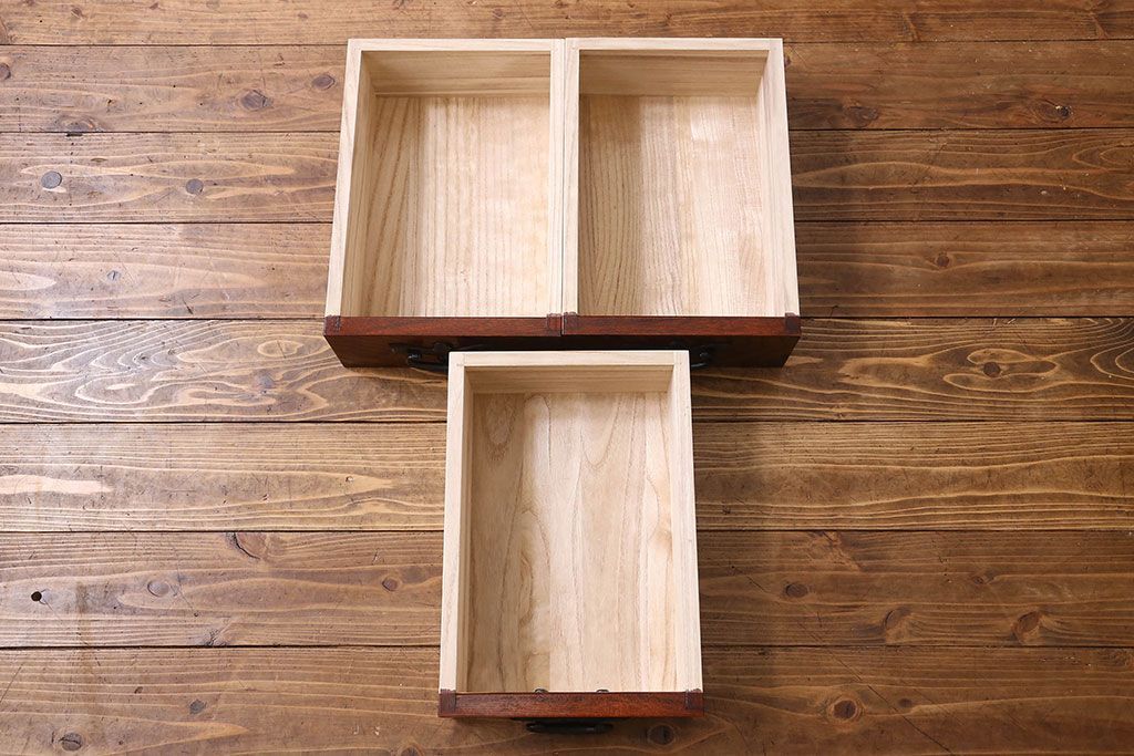 中古　伝統民芸家具　岩谷堂　欅材の杢目が美しい飾り棚2号(収納棚)(定価約28万円)