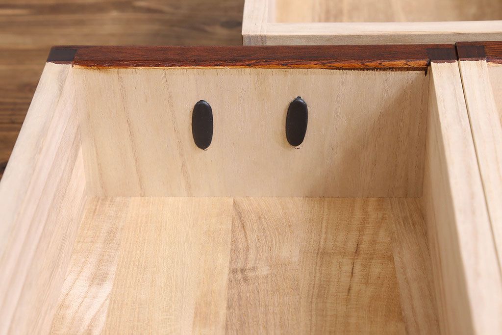 中古　伝統民芸家具　岩谷堂　欅材の杢目が美しい飾り棚2号(収納棚)(定価約28万円)