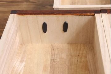 中古　伝統民芸家具　岩谷堂　欅材の杢目が美しい飾り棚2号(収納棚)(定価約28万円)