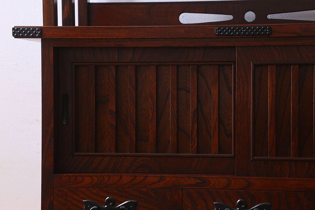 中古　伝統民芸家具　岩谷堂　欅材の杢目が美しい飾り棚2号(収納棚)(定価約28万円)