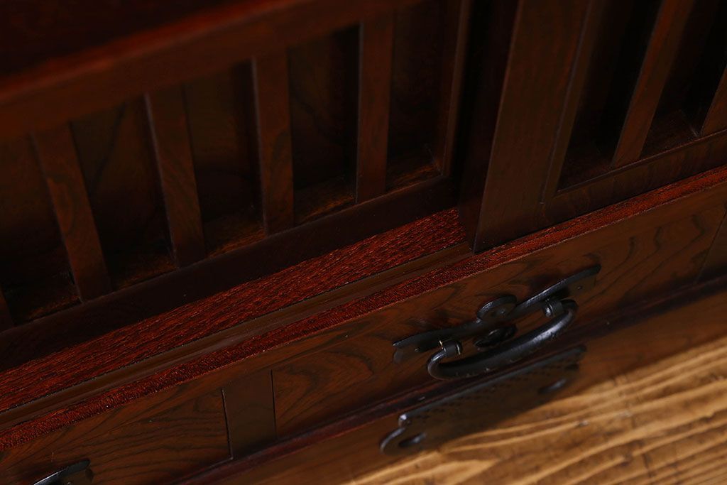 中古　伝統民芸家具　岩谷堂　欅材の杢目が美しい飾り棚2号(収納棚)(定価約28万円)