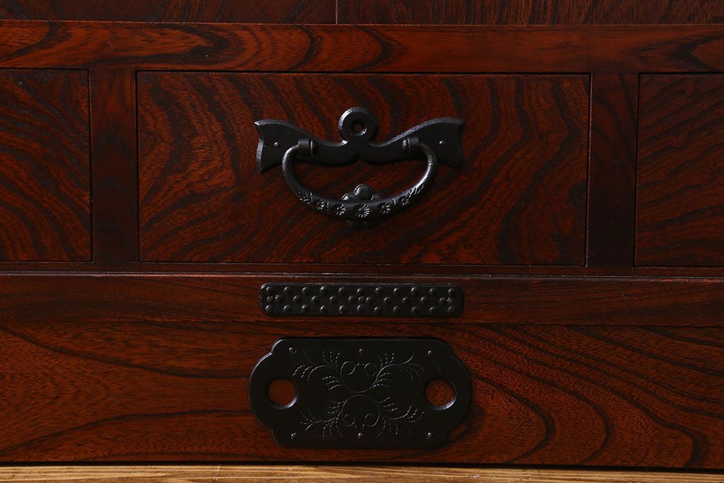 中古　伝統民芸家具　岩谷堂　欅材の杢目が美しい飾り棚2号(収納棚)(定価約28万円)