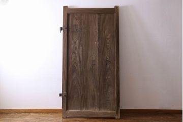 和製アンティーク　総ケヤキ材　特大　味わいのある風合いの門扉(蔵戸、建具、玄関戸)(1)