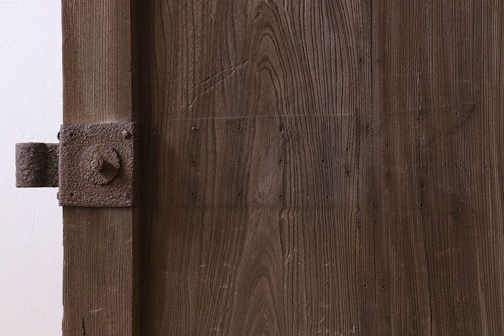 和製アンティーク　総ケヤキ材　特大　味わいのある風合いの門扉(蔵戸、建具、玄関戸)(1)