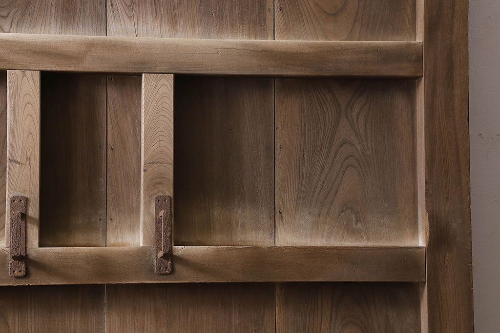 和製アンティーク　総ケヤキ材　特大　味わいのある風合いの門扉(蔵戸、建具、玄関戸)(1)