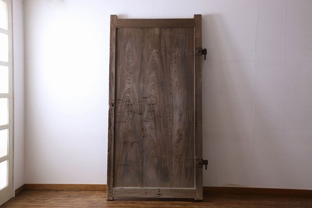 和製アンティーク　総ケヤキ材　特大　味わいのある風合いの門扉(蔵戸、建具、玄関戸)(2)