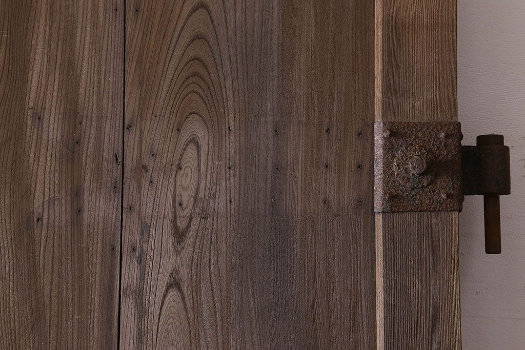 和製アンティーク　総ケヤキ材　特大　味わいのある風合いの門扉(蔵戸、建具、玄関戸)(2)