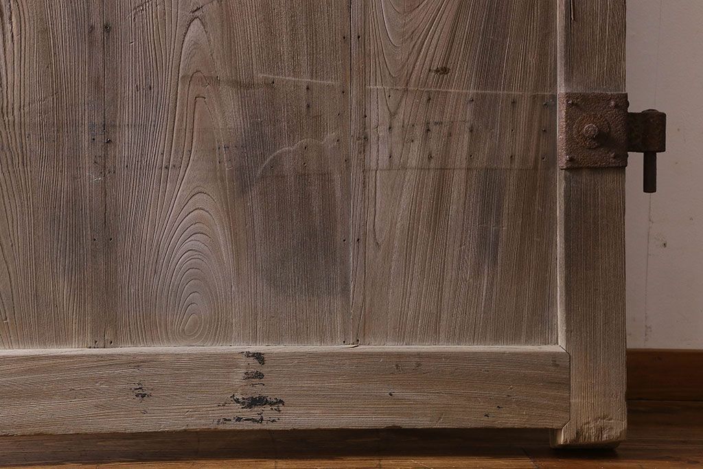 和製アンティーク　総ケヤキ材　特大　味わいのある風合いの門扉(蔵戸、建具、玄関戸)(2)