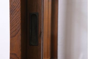 アンティーク家具　和製アンティーク　天飾りがおしゃれな栓材のショーケース(ガラスケース、陳列棚、飾り棚)